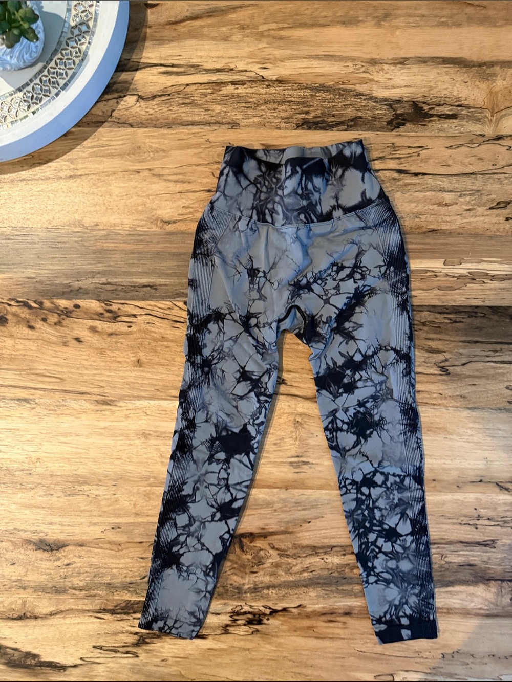 High-Rise Tie-Dye Leggings - Black & Gray